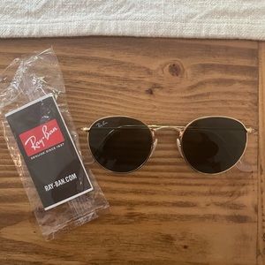 Ray-Ban Round Metal Sunglasses